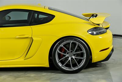 2022 Porsche 718 Cayman GT4   - Photo 9 - Joliet, IL 60435