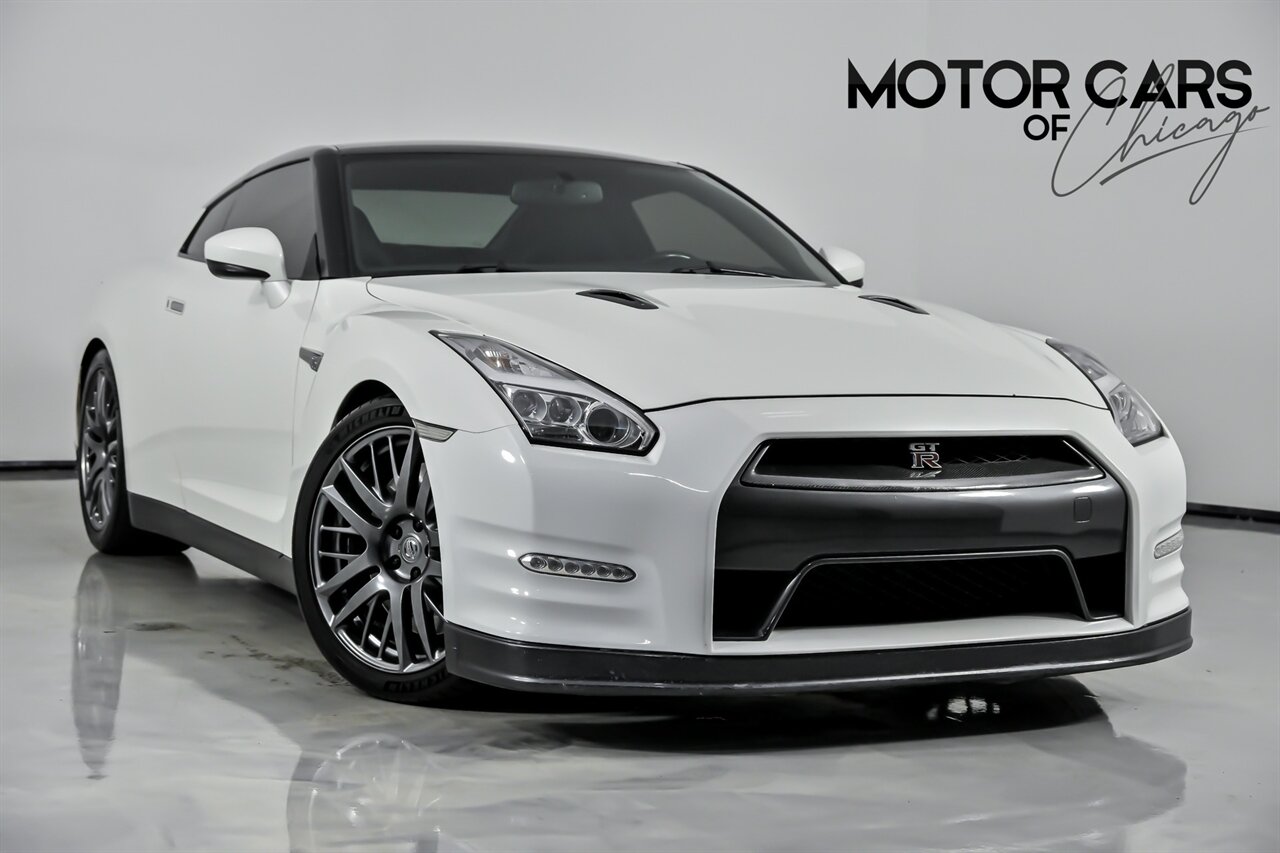 2016 Nissan GT-R Premium's photo