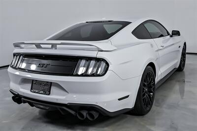 2020 Ford Mustang GT Premium   - Photo 12 - Joliet, IL 60435