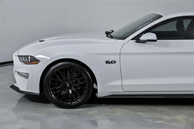 2020 Ford Mustang GT Premium   - Photo 7 - Joliet, IL 60435