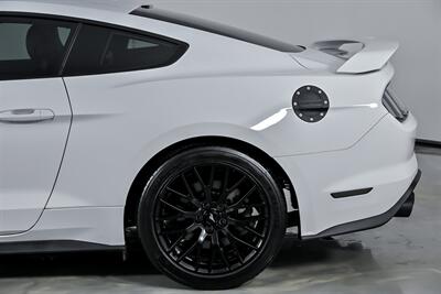 2020 Ford Mustang GT Premium   - Photo 9 - Joliet, IL 60435