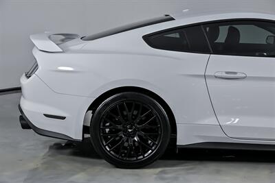 2020 Ford Mustang GT Premium   - Photo 13 - Joliet, IL 60435