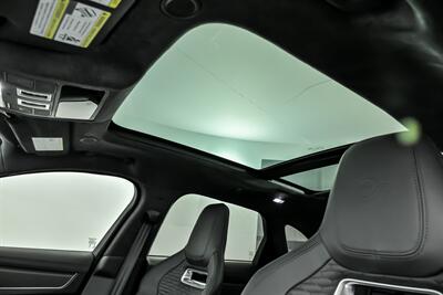 2025 Jaguar F-PACE SVR 575 EDITION   - Photo 19 - Joliet, IL 60435