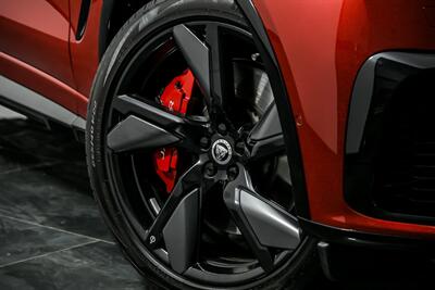 2025 Jaguar F-PACE SVR 575 EDITION   - Photo 3 - Joliet, IL 60435