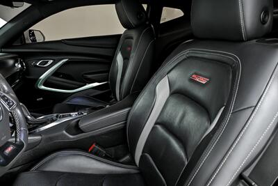 2019 Chevrolet Camaro SS   - Photo 23 - Joliet, IL 60435