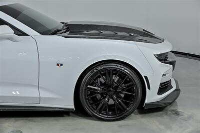 2019 Chevrolet Camaro SS   - Photo 15 - Joliet, IL 60435
