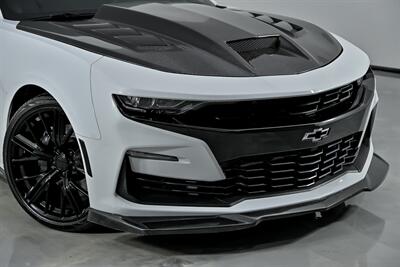 2019 Chevrolet Camaro SS   - Photo 3 - Joliet, IL 60435