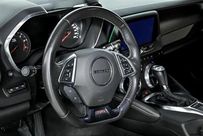 2019 Chevrolet Camaro SS   - Photo 25 - Joliet, IL 60435
