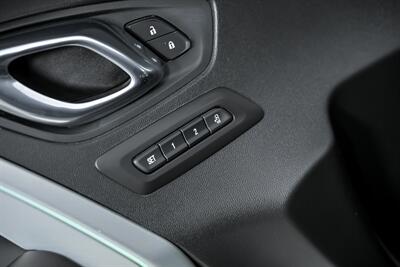 2019 Chevrolet Camaro SS   - Photo 19 - Joliet, IL 60435