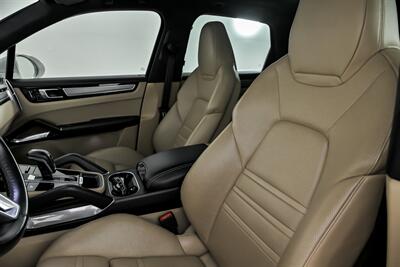 2019 Porsche Cayenne Turbo   - Photo 23 - Joliet, IL 60435