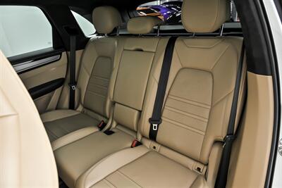 2019 Porsche Cayenne Turbo   - Photo 25 - Joliet, IL 60435