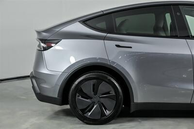 2026 Tesla Model Y Long Range-WHITE GUTS! - Photo 13 - Joliet, IL 60435