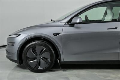 2026 Tesla Model Y Long Range-WHITE GUTS! - Photo 7 - Joliet, IL 60435