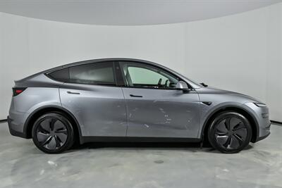 2026 Tesla Model Y Long Range-WHITE GUTS! - Photo 14 - Joliet, IL 60435