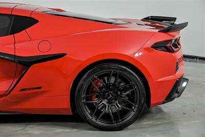 2024 Chevrolet Corvette Z06 3LZ   - Photo 9 - Joliet, IL 60435