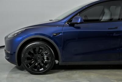 2023 Tesla Model Y Long Range - Photo 7 - Joliet, IL 60435