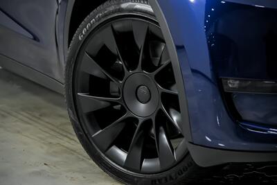 2023 Tesla Model Y Long Range - Photo 4 - Joliet, IL 60435