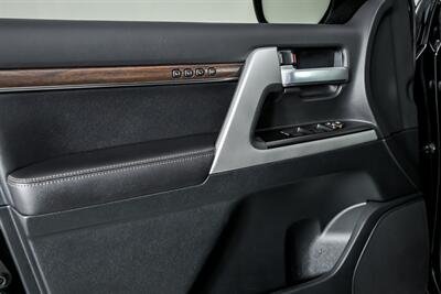 2021 Toyota Land Cruiser Heritage Edition   - Photo 18 - Joliet, IL 60435