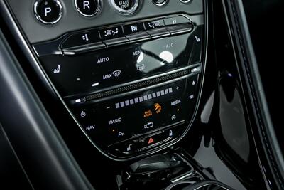 2017 Aston Martin DB11 LAUNCH EDITION   - Photo 37 - Joliet, IL 60435