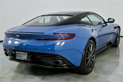 2017 Aston Martin DB11 LAUNCH EDITION   - Photo 12 - Joliet, IL 60435