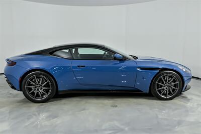 2017 Aston Martin DB11 LAUNCH EDITION   - Photo 14 - Joliet, IL 60435