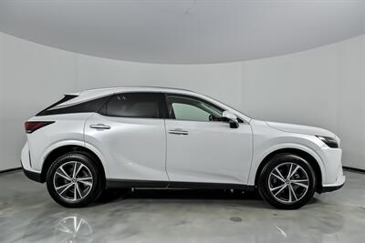 2024 Lexus RX 350 Premium   - Photo 14 - Joliet, IL 60435