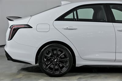 2022 Cadillac CT4-V Blackwing - Photo 13 - Joliet, IL 60435