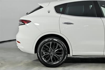 2024 Maserati Levante GT Ultima - Photo 13 - Joliet, IL 60435