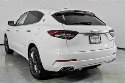 2024 Maserati Levante GT Ultima - Photo 10 - Joliet, IL 60435