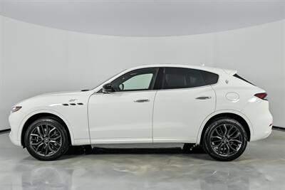 2024 Maserati Levante GT Ultima - Photo 8 - Joliet, IL 60435