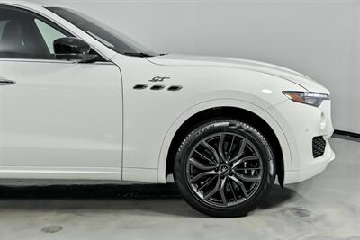 2024 Maserati Levante GT Ultima - Photo 15 - Joliet, IL 60435