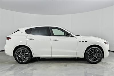 2024 Maserati Levante GT Ultima - Photo 14 - Joliet, IL 60435