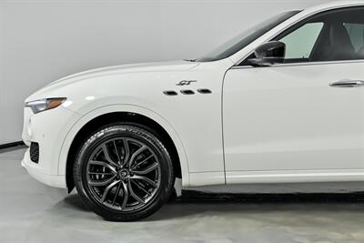 2024 Maserati Levante GT Ultima - Photo 7 - Joliet, IL 60435