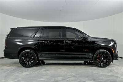 2026 Cadillac Escalade-V ESV -EXECUTIVE & ONYX PACKAGE-$187K MSRP - Photo 14 - Joliet, IL 60435