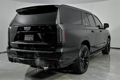 2026 Cadillac Escalade-V ESV -EXECUTIVE & ONYX PACKAGE-$187K MSRP - Photo 12 - Joliet, IL 60435