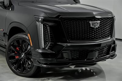 2026 Cadillac Escalade-V ESV -EXECUTIVE & ONYX PACKAGE-$187K MSRP - Photo 3 - Joliet, IL 60435
