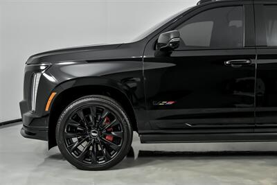 2026 Cadillac Escalade-V ESV -EXECUTIVE & ONYX PACKAGE-$187K MSRP - Photo 7 - Joliet, IL 60435