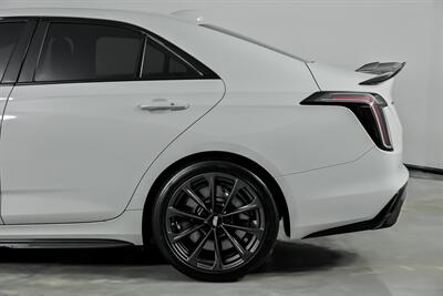 2022 Cadillac CT4-V Blackwing   - Photo 9 - Joliet, IL 60435