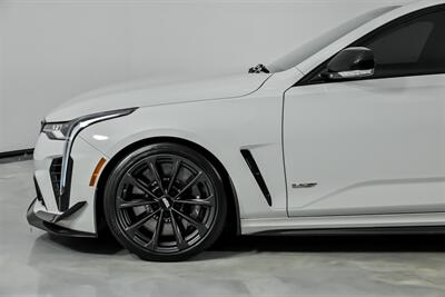 2022 Cadillac CT4-V Blackwing   - Photo 7 - Joliet, IL 60435