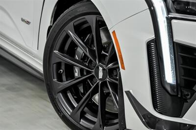 2022 Cadillac CT4-V Blackwing   - Photo 4 - Joliet, IL 60435