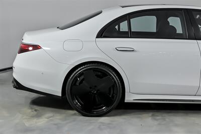 2024 Mercedes-Benz AMG S 63 E Performance-MASSIVE $216K MSRP   - Photo 13 - Joliet, IL 60435