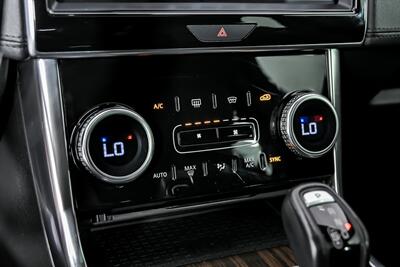 2020 Jaguar XE P250 S   - Photo 35 - Joliet, IL 60435