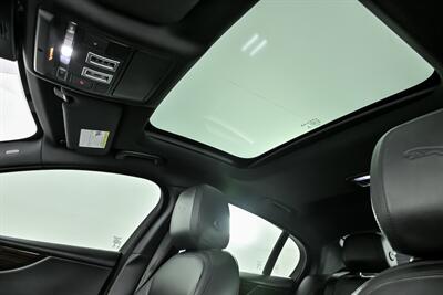 2020 Jaguar XE P250 S   - Photo 23 - Joliet, IL 60435