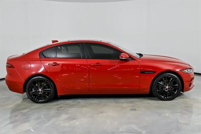 2020 Jaguar XE P250 S   - Photo 14 - Joliet, IL 60435