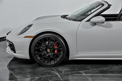 2022 Porsche 911 Targa 4S   - Photo 6 - Joliet, IL 60435