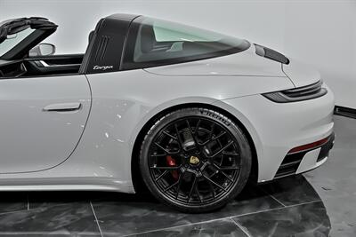 2022 Porsche 911 Targa 4S   - Photo 8 - Joliet, IL 60435