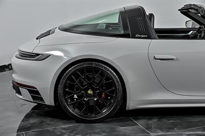 2022 Porsche 911 Targa 4S   - Photo 12 - Joliet, IL 60435