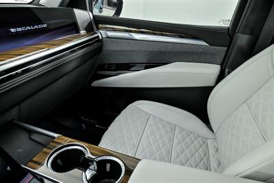2025 Cadillac Escalade Sport Platinum   - Photo 40 - Joliet, IL 60435