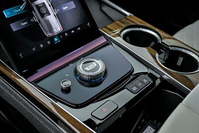 2025 Cadillac Escalade Sport Platinum   - Photo 39 - Joliet, IL 60435