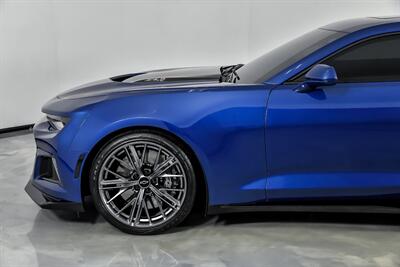 2023 Chevrolet Camaro ZL1   - Photo 7 - Joliet, IL 60435